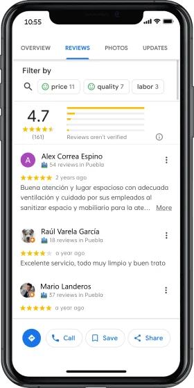 Reseñas para app en patalla de un movil